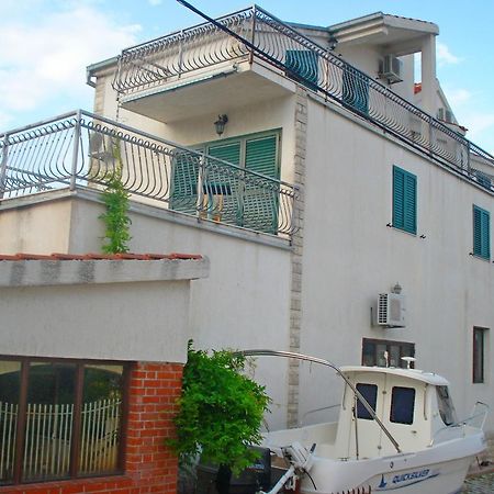 Apartments Marija Трогир Екстериор снимка