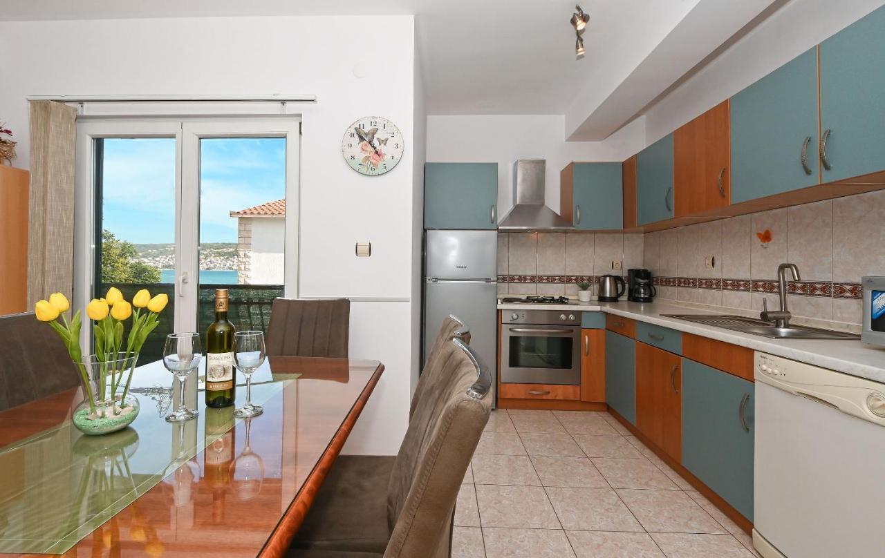 Apartments Marija Трогир Екстериор снимка