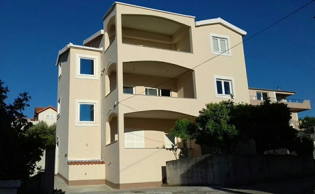 Apartments Marija Трогир Екстериор снимка