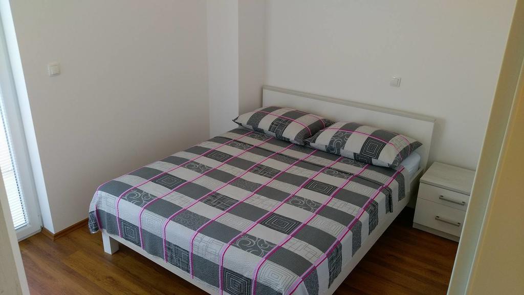 Apartments Marija Трогир Екстериор снимка