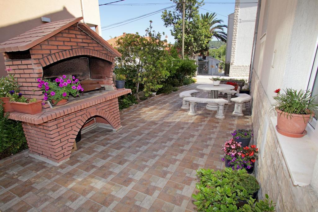 Apartments Marija Трогир Екстериор снимка