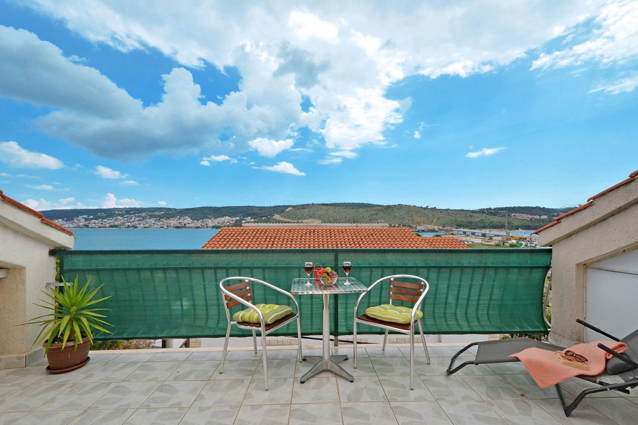 Apartments Marija Трогир Екстериор снимка